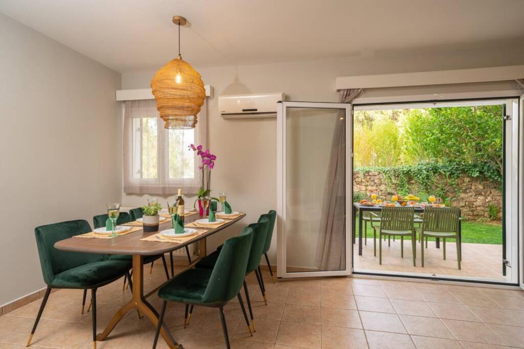 Central & Elegant Suite With Private Garden Argosztóli Kültér fotó