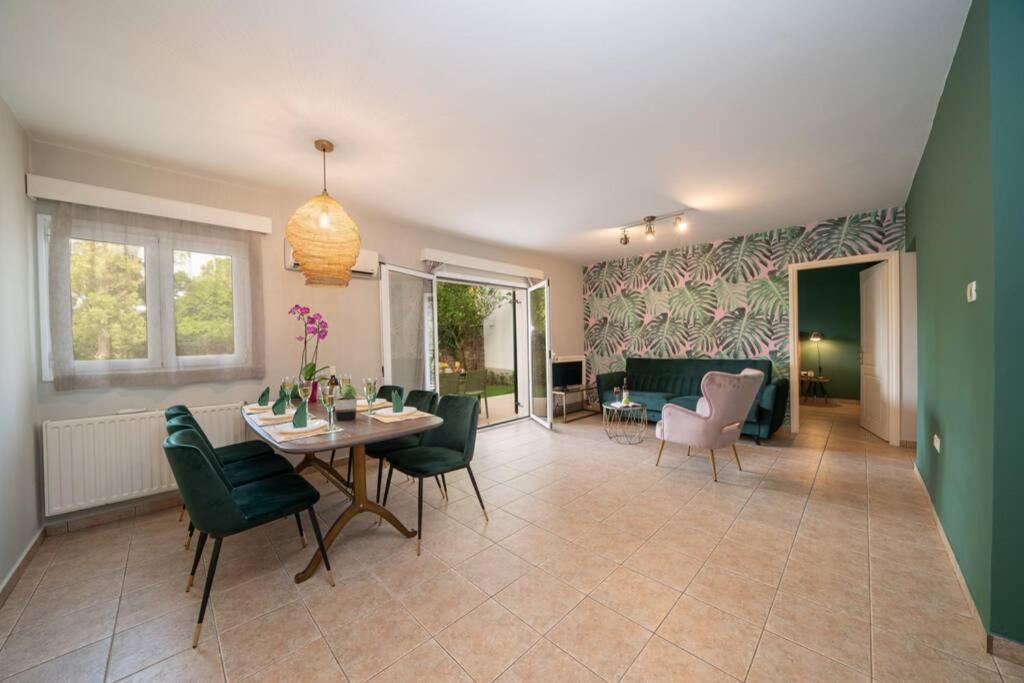 Central & Elegant Suite With Private Garden Argosztóli Kültér fotó