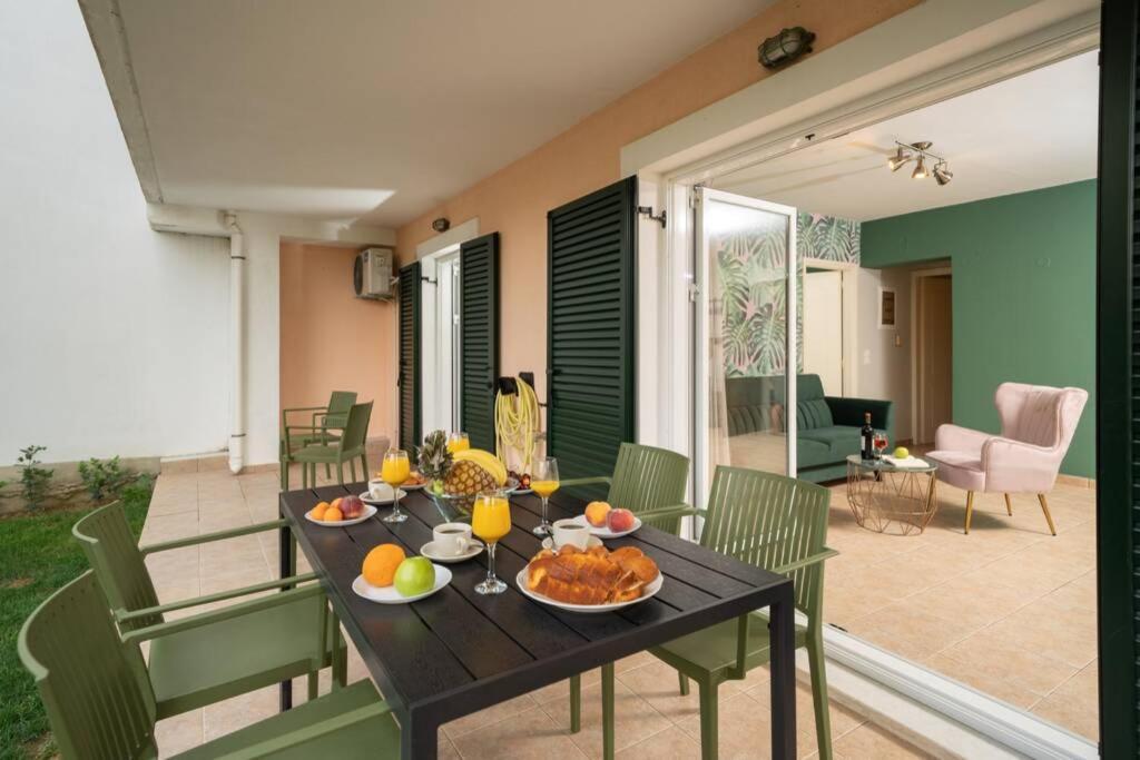 Central & Elegant Suite With Private Garden Argosztóli Kültér fotó