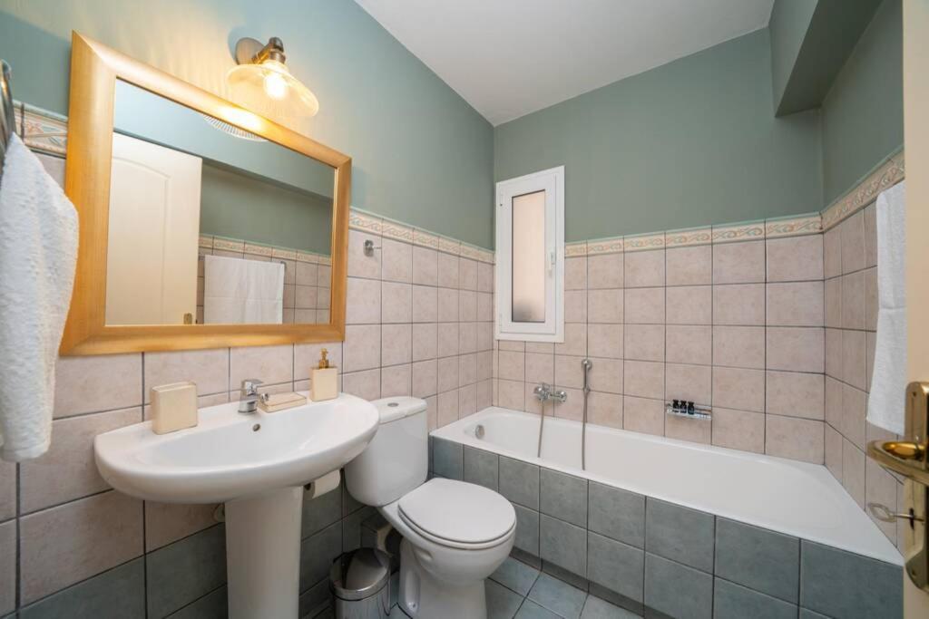 Central & Elegant Suite With Private Garden Argosztóli Kültér fotó